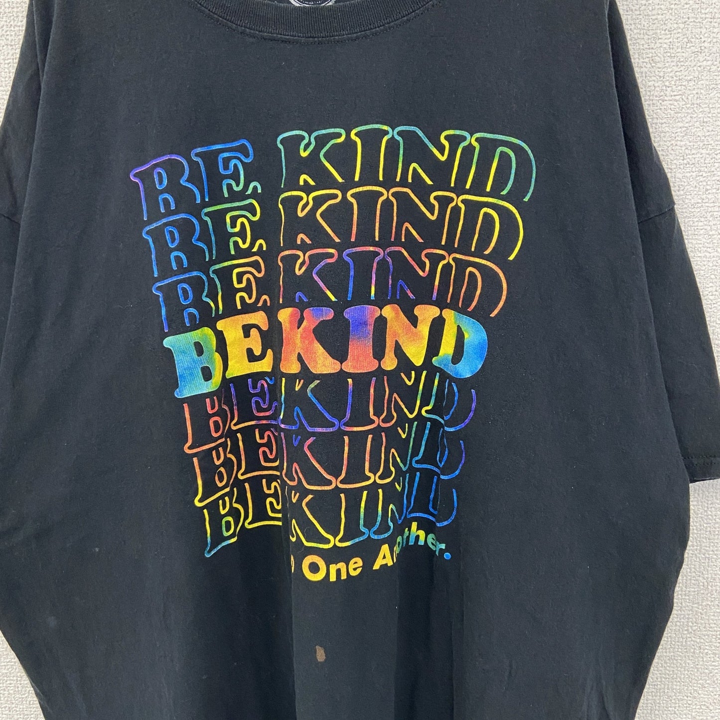 古着 used　DOM　半袖デザインプリントTシャツ　ビッグT　BEKIND　カラフル　クルーネック　カジュアル　黒　3XLサイズ