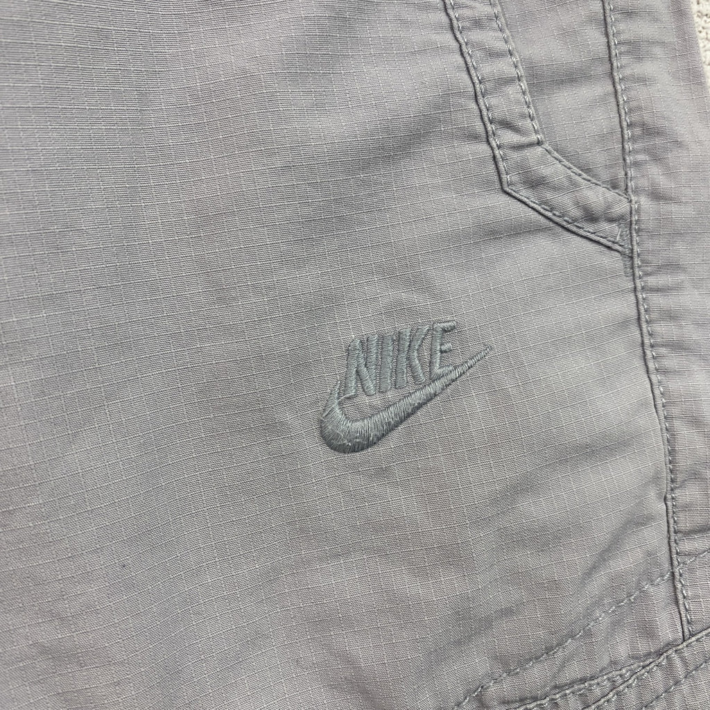 NIKE　ナイキ　ハーフカーゴパンツ/ショートパンツ　灰色　グレー　Mサイズ