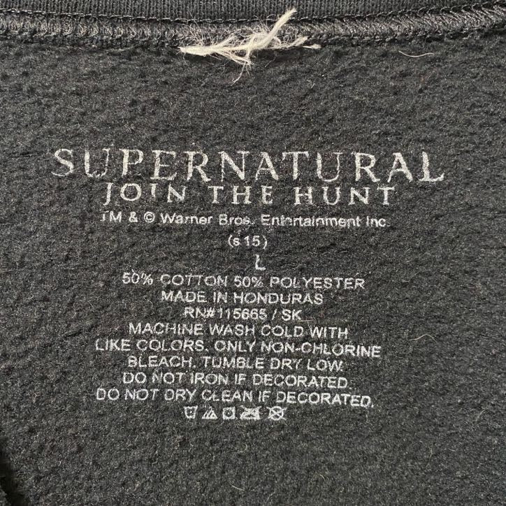 古着 used　SUPERNATURAL スーパーナチュラル　長袖デザインプリントスウェット　トレーナー　黒　ブラック　Lサイズ