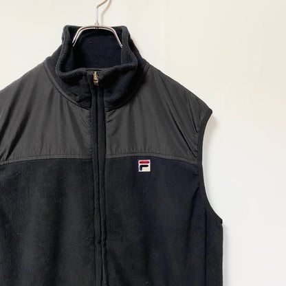古着 used　FILA フィラ　フリースフルジップベスト　ワンポイントロゴ刺繍　ハイネック　黒　ブラック　Mサイズ
