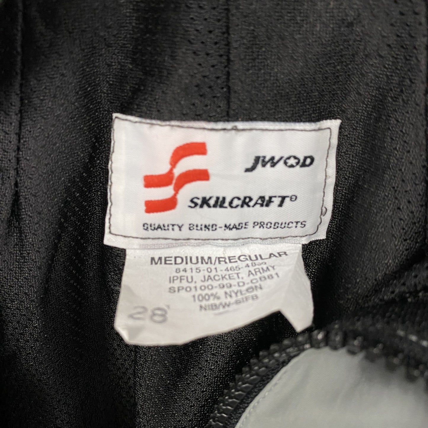 米軍　U.S.ARMY　トレーニングジャケット　フルジップナイロンジャケット　灰色　グレー　Mサイズ