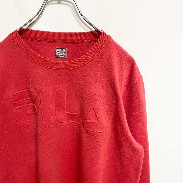 古着 used　FILA フィラ　長袖エンボスロゴスウェット　トレーナー　クルーネック　赤　レッド　シンプルデザイン