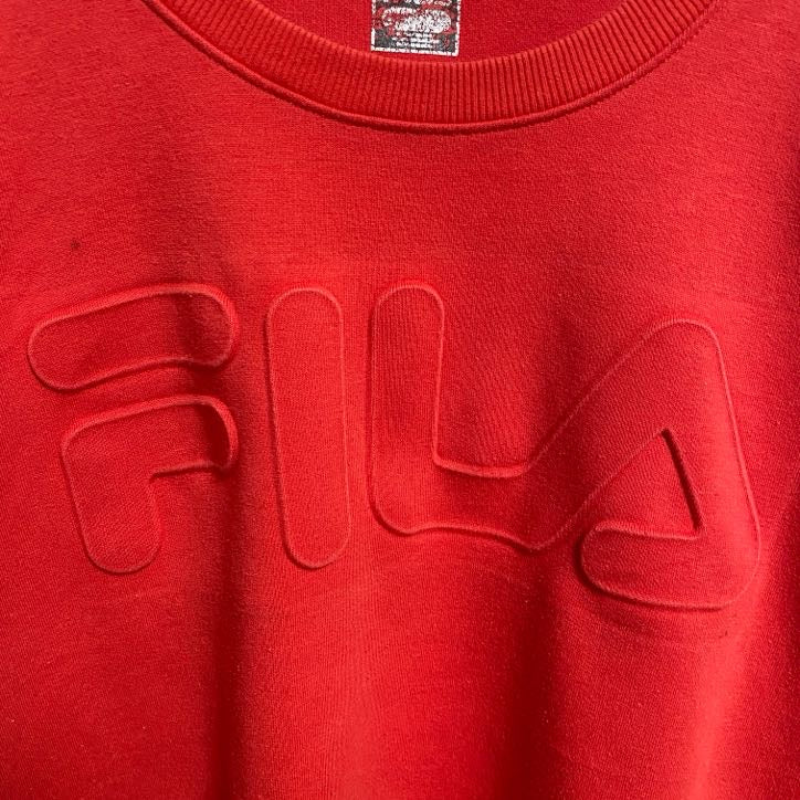 古着 used　FILA フィラ　長袖エンボスロゴスウェット　トレーナー　クルーネック　赤　レッド　シンプルデザイン