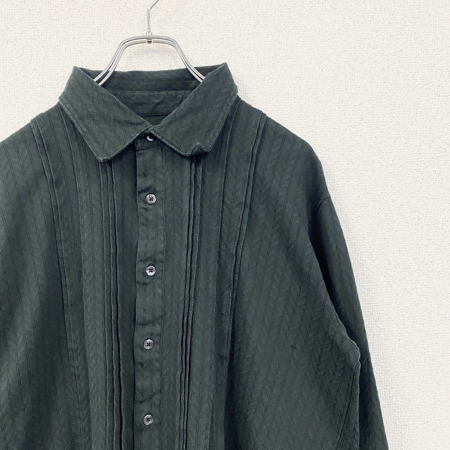 古着 used　PERRY ELLIS　ペリーエリス　長袖襟付きシャツ　黒　ブラック　レトロデザイン　秋冬服　Lサイズ