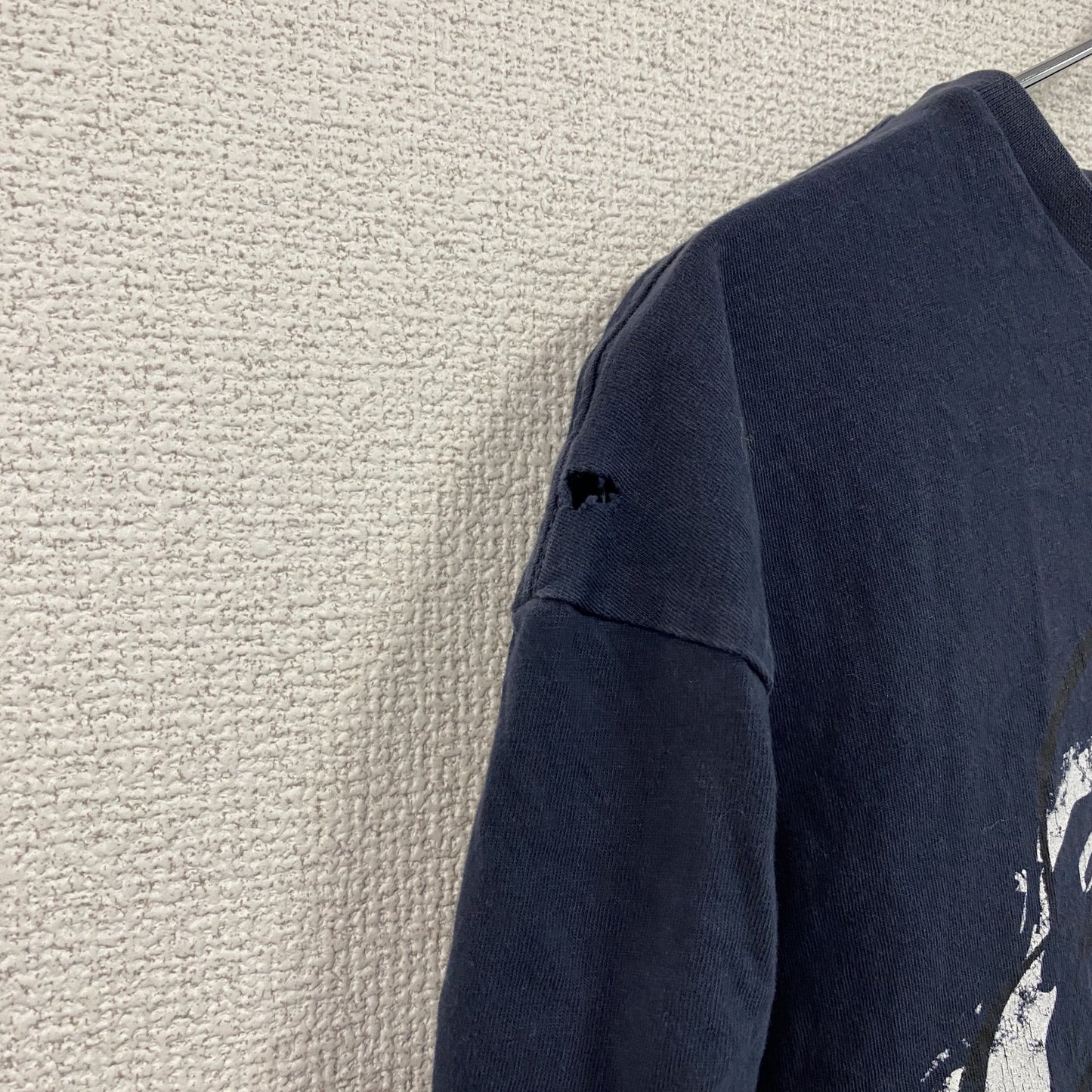 半袖プリントイラストTシャツ　バラ　花柄　英字プリント　紺　ネイビー　XLサイズ