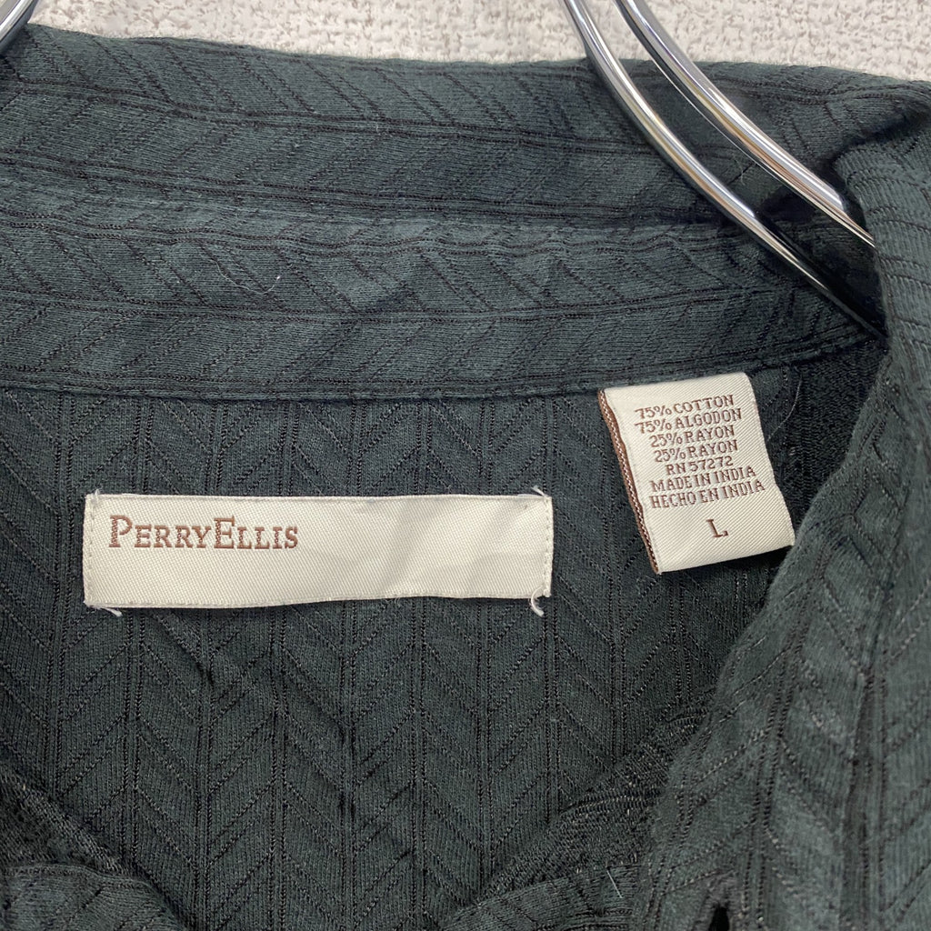 古着 used　PERRY ELLIS　ペリーエリス　長袖襟付きシャツ　黒　ブラック　レトロデザイン　秋冬服　Lサイズ