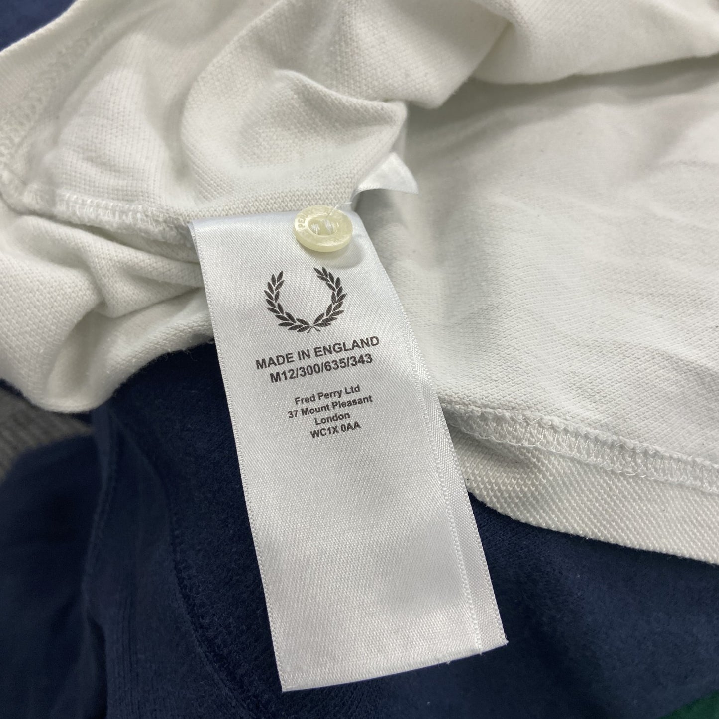 FRED PERRY　フレッドペリー　半袖ポロシャツ　刺繍ロゴ　白　ホワイト　XSサイズ