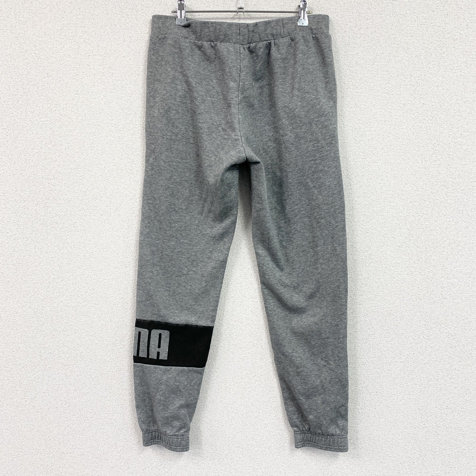 PUMA　プーマ　スウェットパンツ　灰色　グレー　Mサイズ