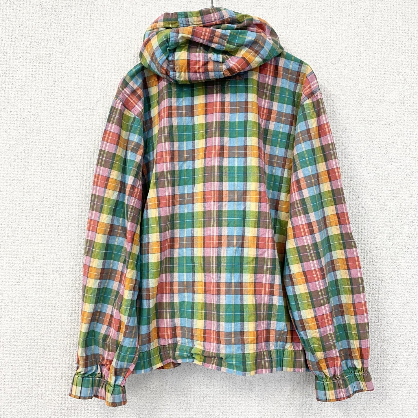 古着 used　TOMMY HILFIGER　トミーヒルフィガー　長袖ワンポイント刺繍チェック柄パーカー　マルチカラー　Mサイズ