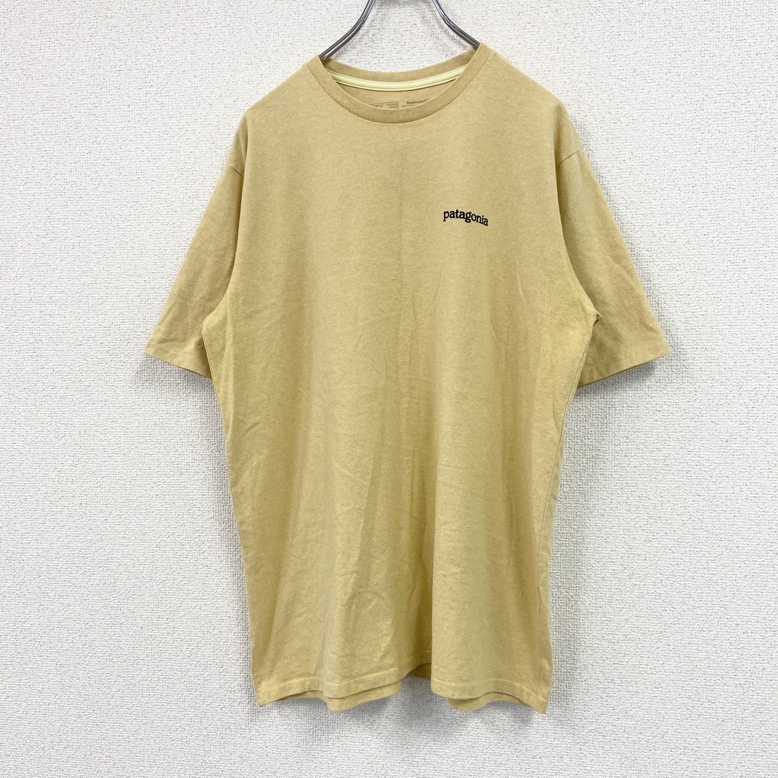 Patagonia　パタゴニア　半袖プリントＴシャツ　デカロゴ　黄色　イエロー　Mサイズ