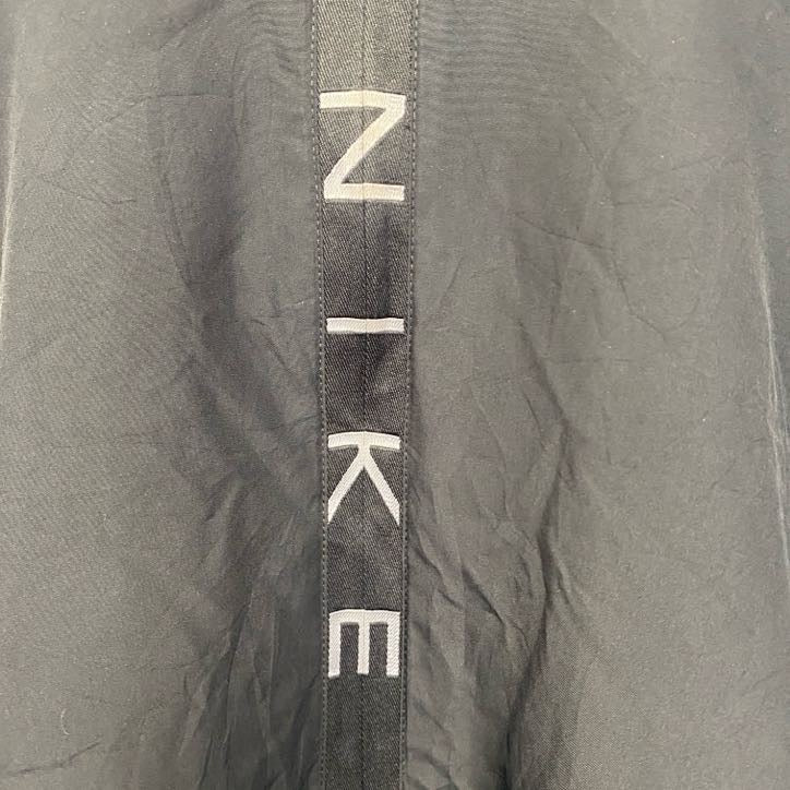 古着 used　NIKE ナイキ　アノラックパーカー　長袖ナイロンプルオーバー　スウッシュロゴ刺繡　シンプル　黒　XLサイズ
