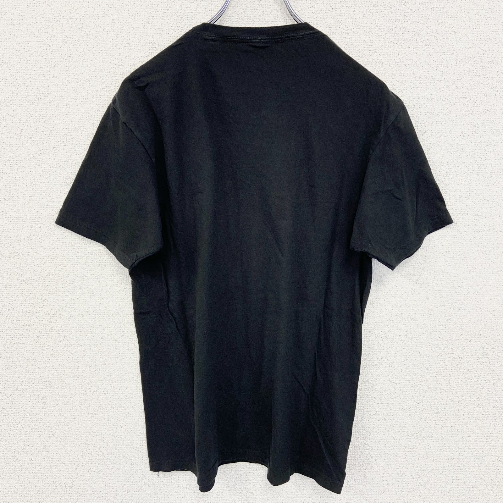 古着 used　Eight　半袖ワンポイント刺繍Tシャツ　サンタクロース　シンプルデザイン　黒　ブラック　クルーネック　
