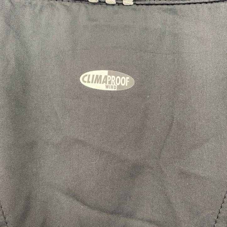 古着 used　Adidas アディダス 　アノラックパーカー　長袖ハーフジップナイロンプルオーバー　刺繡デザイン　黒　XLサイズ