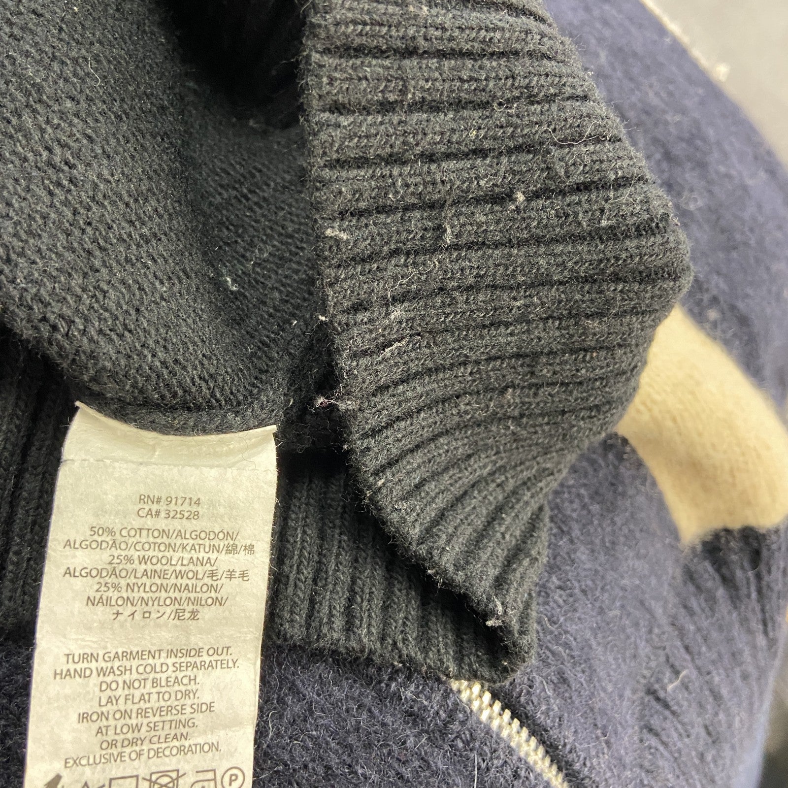 ARMANI EXCHANGE　アルマーニ エクスチェンジ　コットン二ットセーター　デカロゴ　黒　ブラック　Mサイズ　