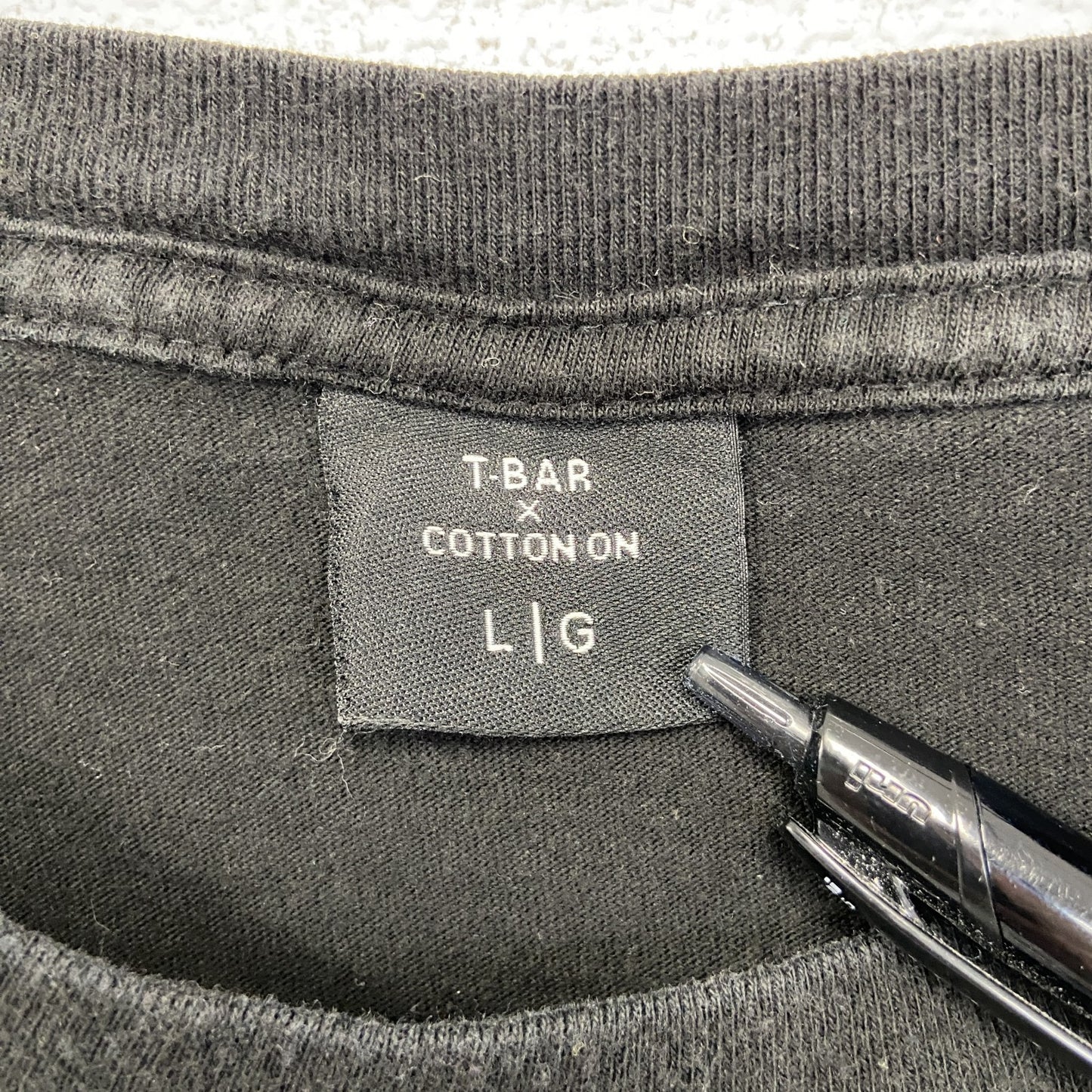古着 used　T-BAR　半袖ワンポイント刺繍Tシャツ　Alien エイリアン　胸ポケット　黒　ブラック　クルーネック　Lサイズ