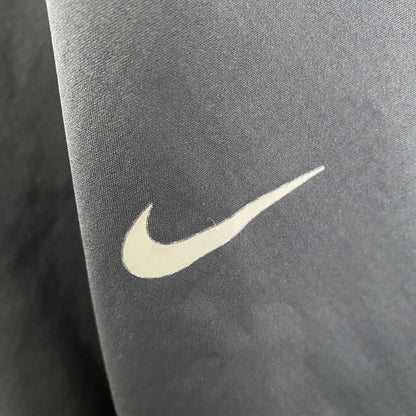 古着 used　NIKE GOLF 　アノラックパーカー　長袖ナイロンプルオーバー　スウッシュロゴ　シンプル　黒　XXLサイズ