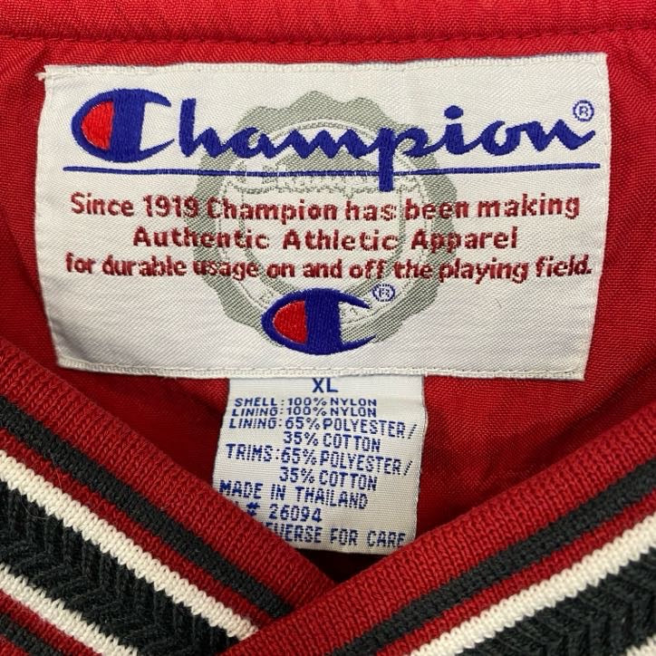 90s　Champion　チャンピオン　ロゴワッペン　ナイロンプルオーバー　Vネック　黒　XLサイズ