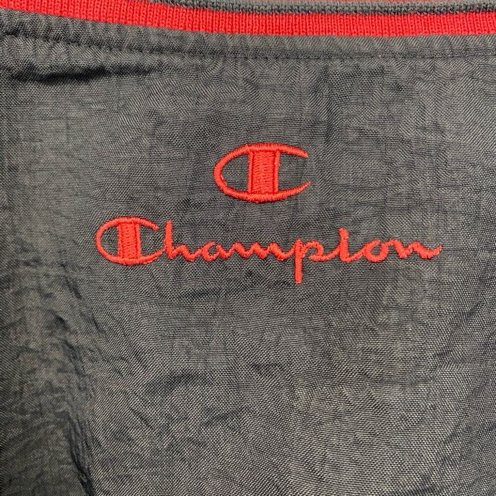 90s　Champion　チャンピオン　ロゴワッペン　ナイロンプルオーバー　Vネック　黒　XLサイズ