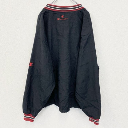 90s　Champion　チャンピオン　ロゴワッペン　ナイロンプルオーバー　Vネック　黒　XLサイズ