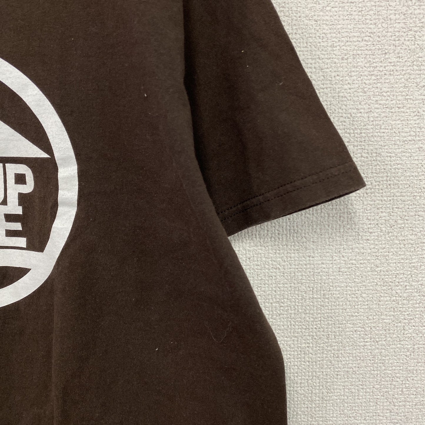 GILDAN　ギルダン　Group Home　グループホーム　半袖プリントTシャツ　ラップT　茶色　ブラウン　Lサイズ