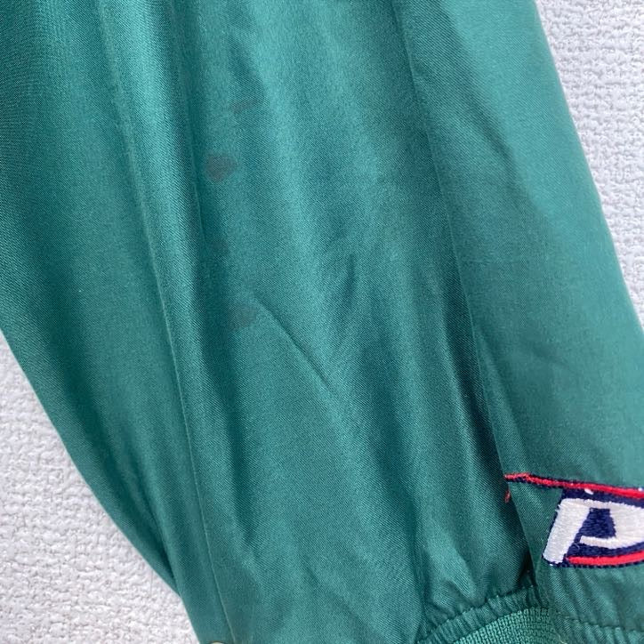 古着 used　PRO PLAYER　長袖カレッジ刺繍ナイロンプルオーバー　ミシガン州立大学　緑　ビッグシルエット　Mサイズ