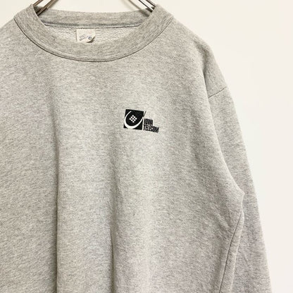 古着 used　UNITE Windjammer　長袖ワンポイントロゴプリントスウェット　クルーネックトレーナー　グレー　秋冬服