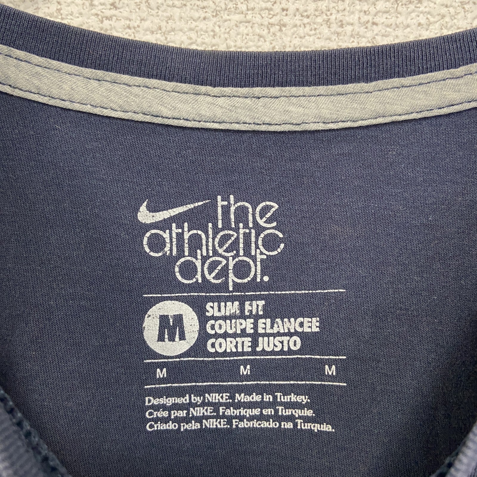 古着 used　NIKE ナイキ　半袖ビックプリントTシャツ　ワンポイントロゴプリント　ネイビー　紺　クルーネック　Mサイズ
