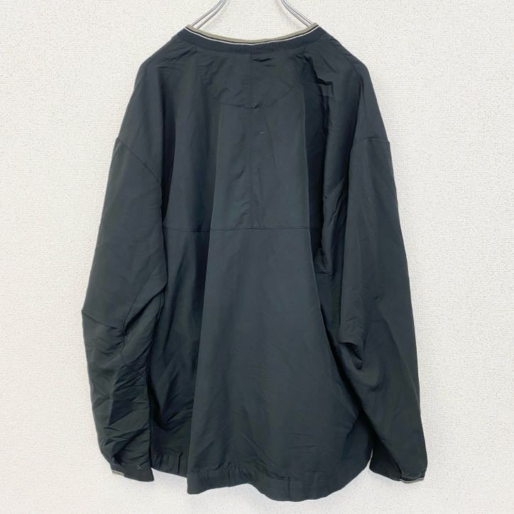 古着 used　NIKEGOLF ナイキゴルフ　長袖ナイロンプルオーバー　刺繡デザイン　スウッシュロゴ　黒　Vネック　Mサイズ