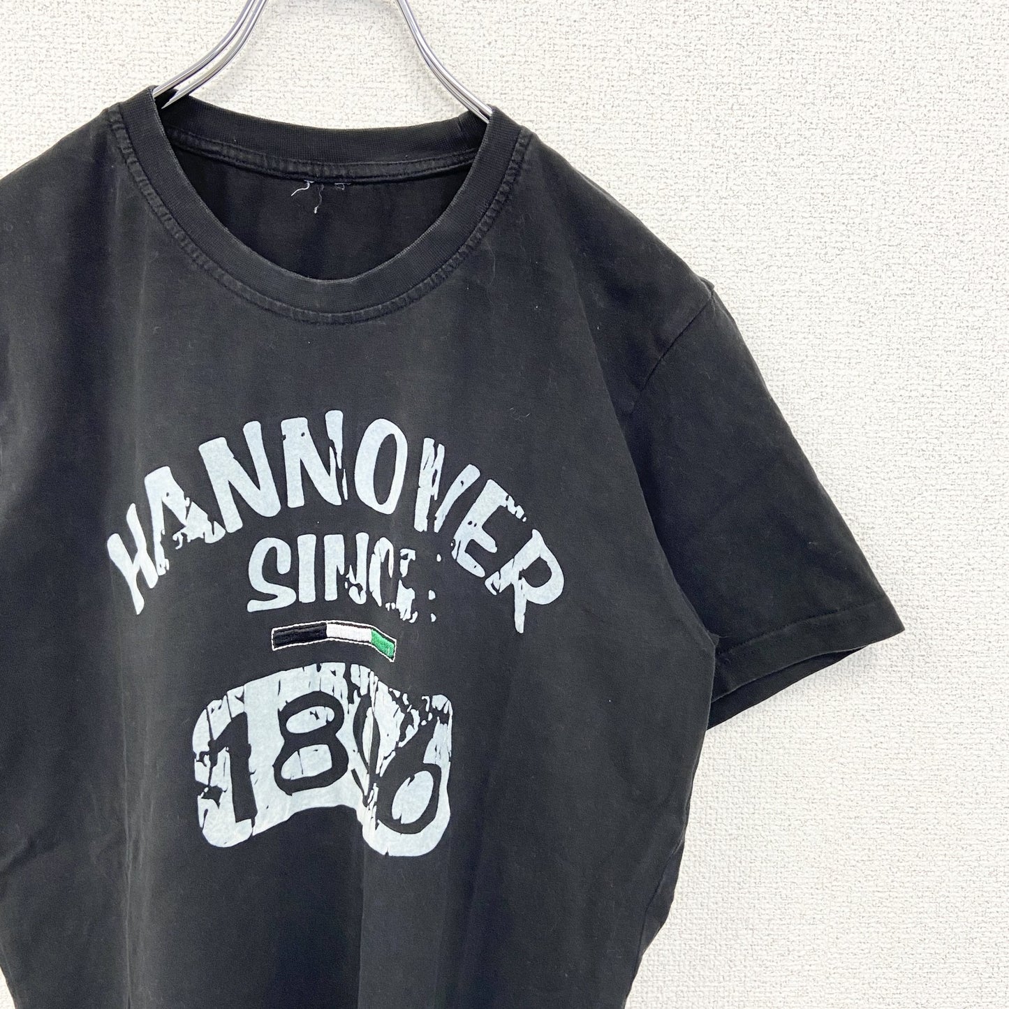 半袖プリントTシャツ　4連プリント　カプセルプリント　アーチプリント　クルーネック　黒　ブラック