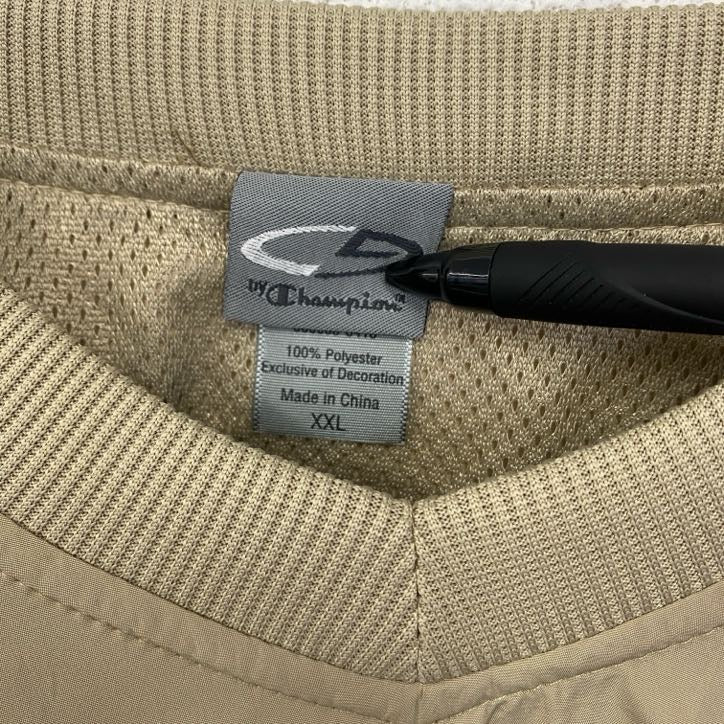 古着 used　C9 by Champion 　長袖ナイロンプルオーバー　ワンポイント刺　ノームコア　ベージュ　XXLサイズ