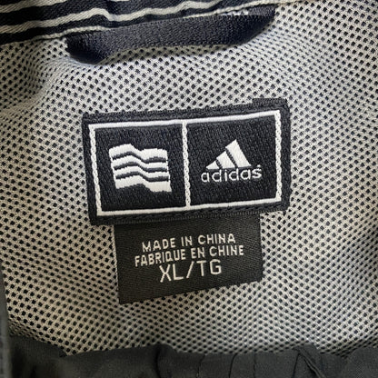 古着 used　Adidas アディダス 　アノラックパーカー　長袖ハーフジップナイロンプルオーバー　刺繡デザイン　黒　XLサイズ