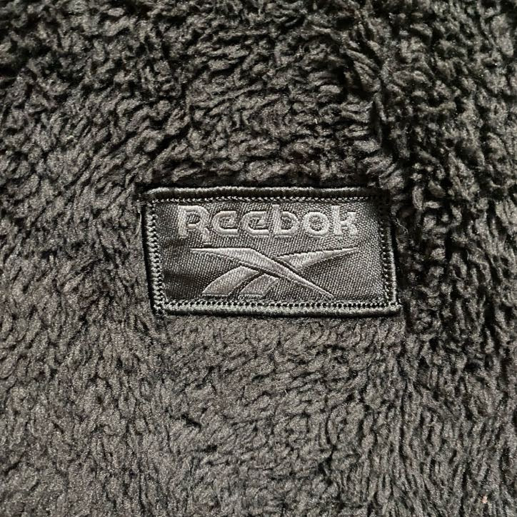 古着 used　Reebok　リーボック　長袖ハイネックフリースジャケット　ボアアウター　ワッペン刺繍　黒　ブラック　Lサイズ