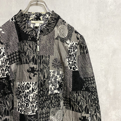 古着 used　dressbarn　ドレスバーン　長袖総柄フルジップブルゾン　ジャンパー　黒　ブラック　レトロデザイン