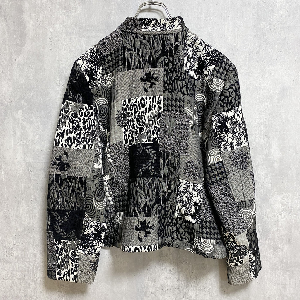 古着 used　dressbarn　ドレスバーン　長袖総柄フルジップブルゾン　ジャンパー　黒　ブラック　レトロデザイン