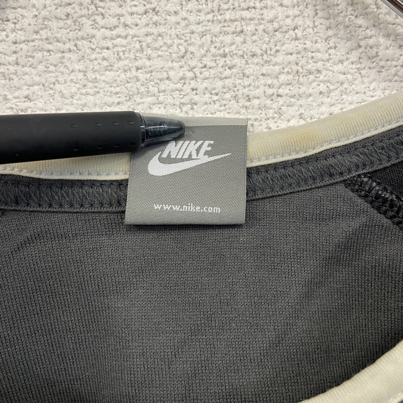 NIKE　ナイキ　長袖Tシャツ/ロンT　ロゴ刺繡　黒　ブラック　Lサイズ