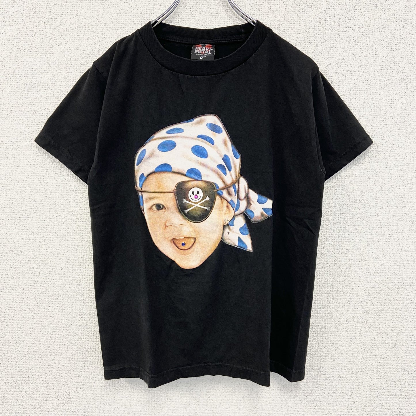 古着 used　HEAVY METAL　半袖デザインプリントTシャツ　赤ちゃん　装飾品　ロックT　クルーネック　黒　Mサイズ