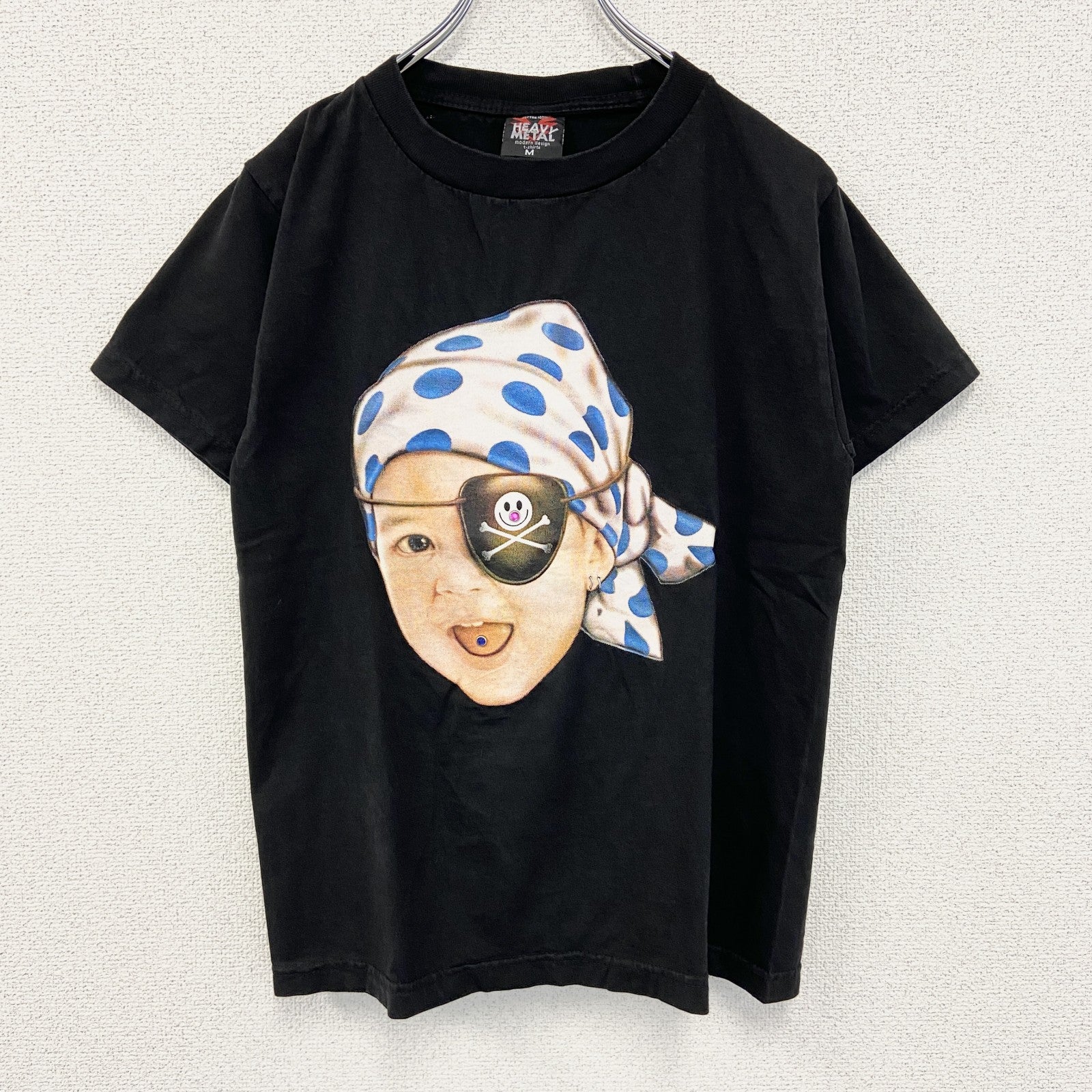 古着 used　HEAVY METAL　半袖デザインプリントTシャツ　赤ちゃん　装飾品　ロックT　クルーネック　黒　Mサイズ