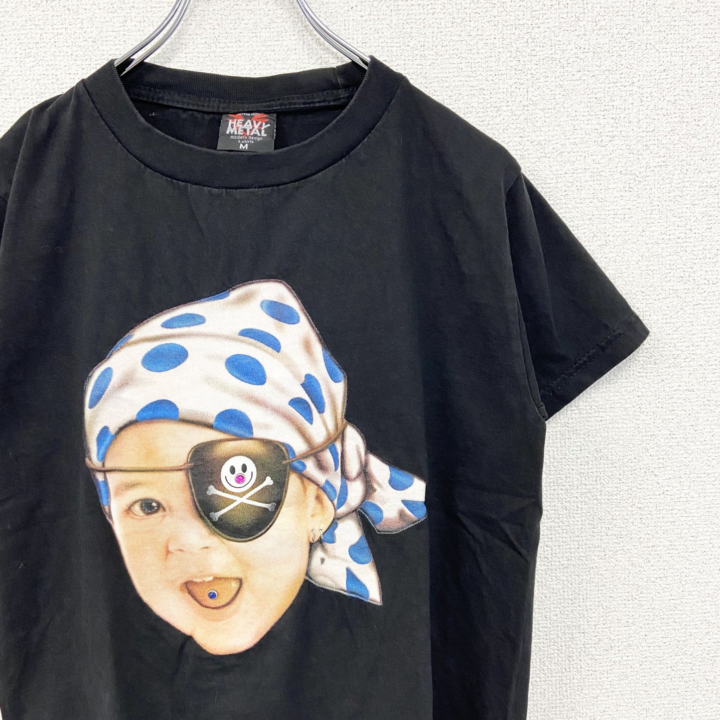 古着 used　HEAVY METAL　半袖デザインプリントTシャツ　赤ちゃん　装飾品　ロックT　クルーネック　黒　Mサイズ