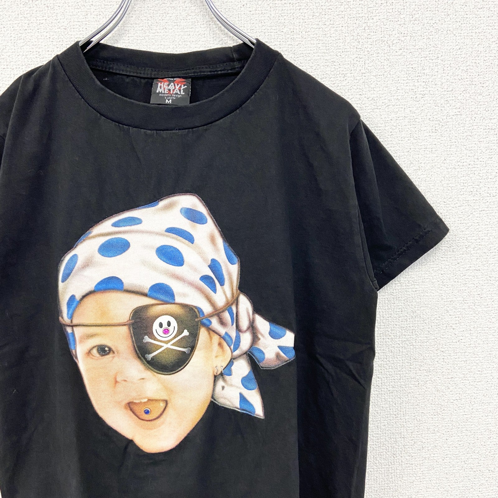 古着 used　HEAVY METAL　半袖デザインプリントTシャツ　赤ちゃん　装飾品　ロックT　クルーネック　黒　Mサイズ