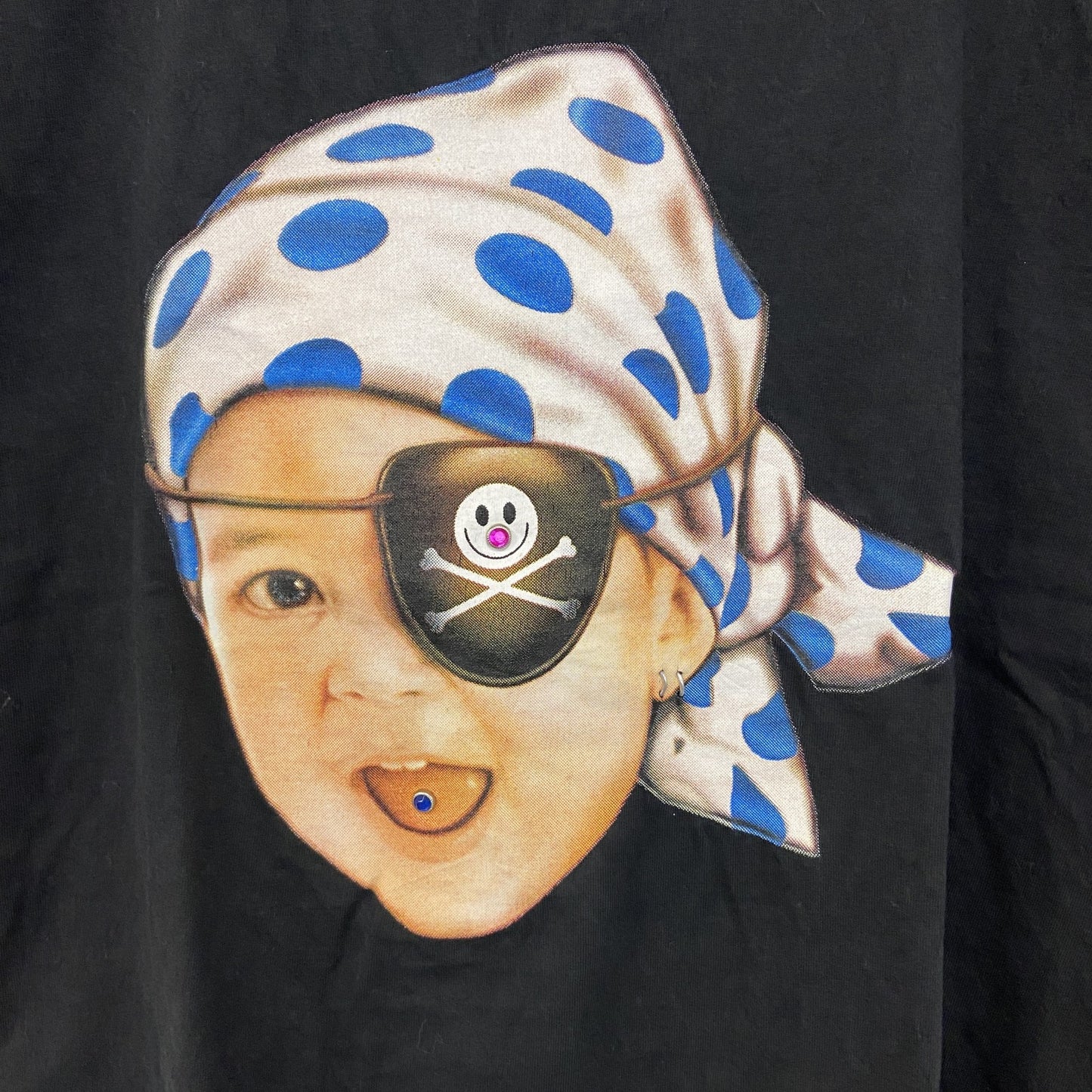 古着 used　HEAVY METAL　半袖デザインプリントTシャツ　赤ちゃん　装飾品　ロックT　クルーネック　黒　Mサイズ