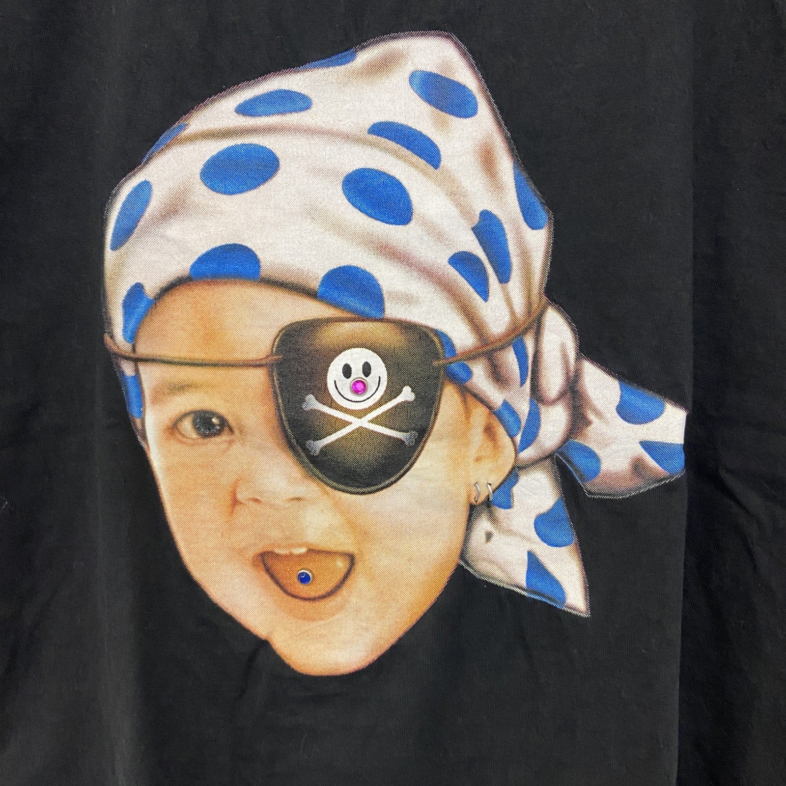 古着 used　HEAVY METAL　半袖デザインプリントTシャツ　赤ちゃん　装飾品　ロックT　クルーネック　黒　Mサイズ