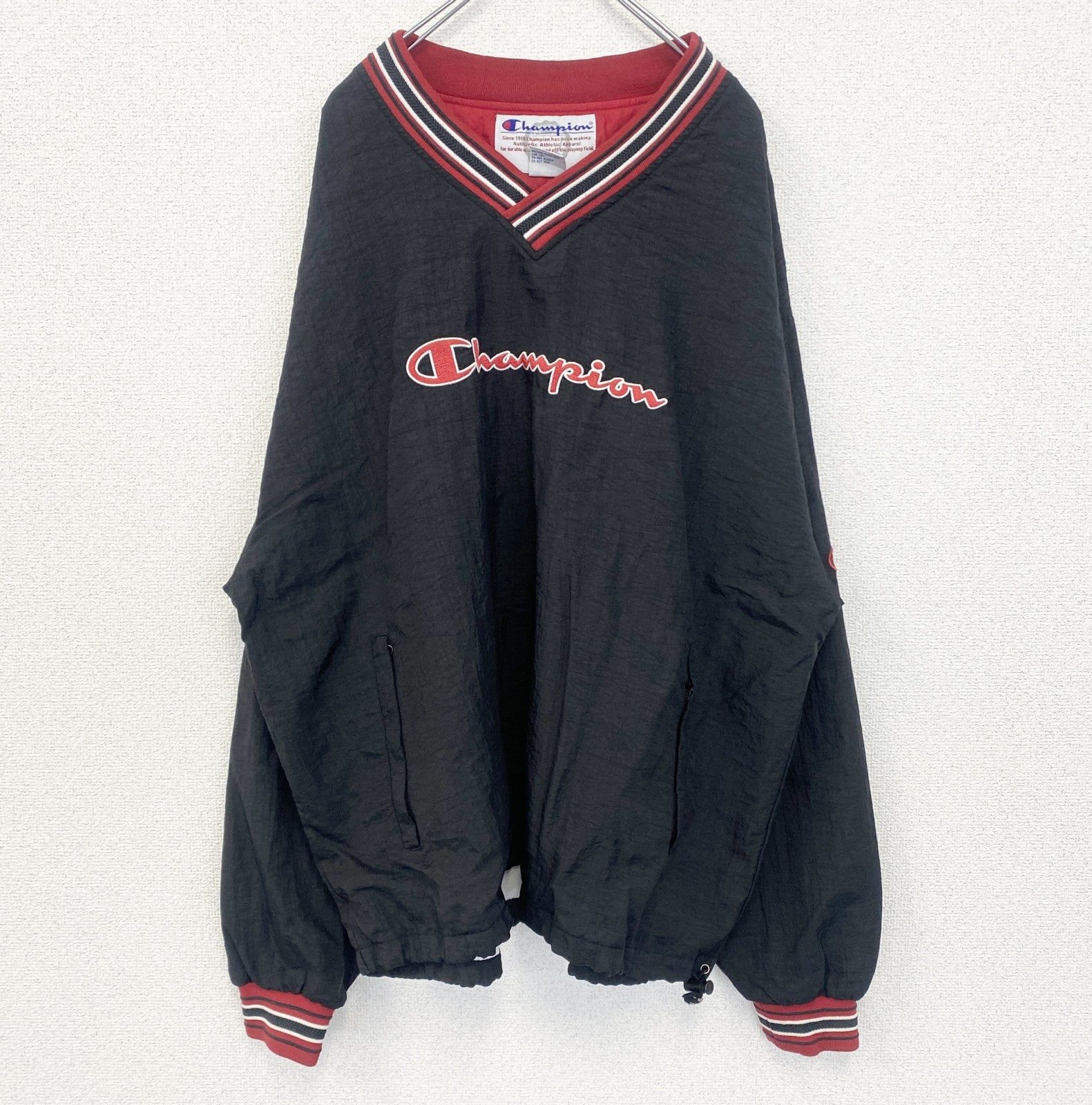 90s　Champion　チャンピオン　ロゴワッペン　ナイロンプルオーバー　Vネック　黒　XLサイズ