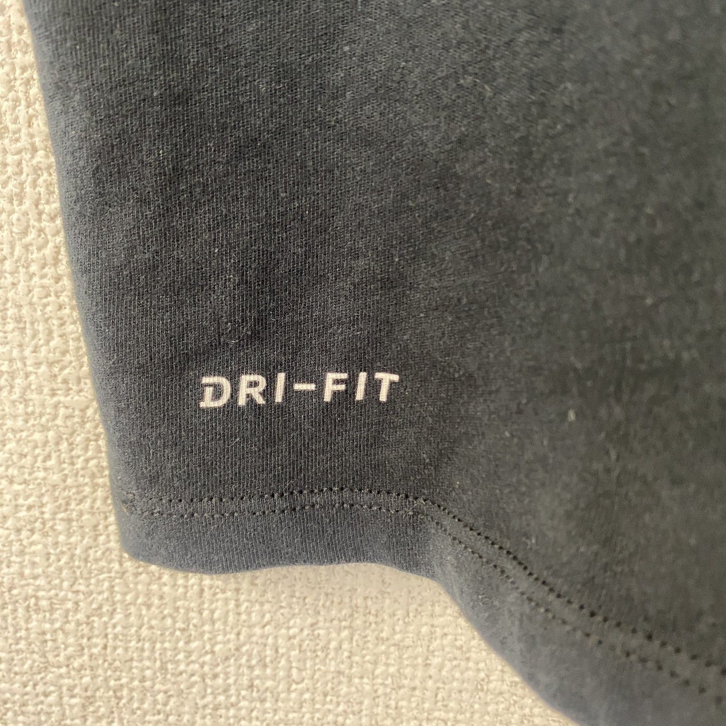 古着 used NIKE ナイキ　半袖プリントTシャツ　クルーネック　スウッシュロゴ　DRI-FIT　黒　ブラック　Sサイズ