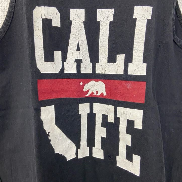 古着 used タンクトップ　ノースリーブス　CALI LIFE　熊　クマ　アニマル　レトロデザイン　黒　ブラック