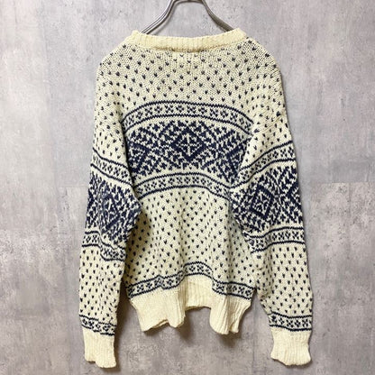 古着　used　NEW ACCENTS　長袖ノルディック柄ニット　厚手セーター　白　ホワイト　青　マトンスリーブ　Mサイズ