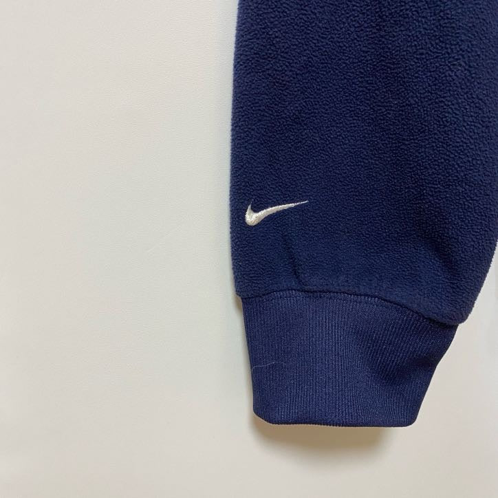 古着 used　NIKEGOLF ナイキゴルフ　長袖フリーススウェット　ワンポイント刺繍プルオーバー　ネイビー　紺　Mサイズ