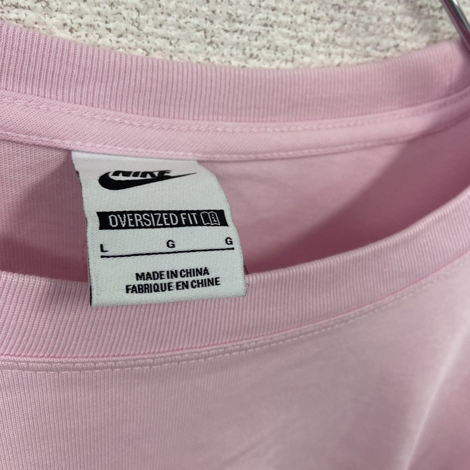 NIKE　ナイキ　半袖プリントTシャツ　スウッシュ　リンゴ　フルーツ　ピンク　Lサイズ