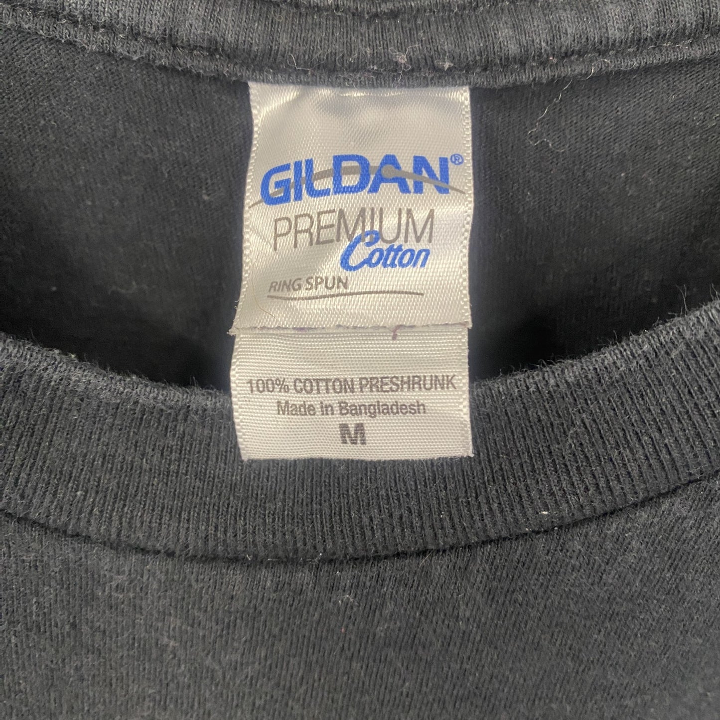 古着 used　GILDAN　ギルダン　タズマニアン・デビル　半袖ワンポイントTシャツ　バックプリント　黒　ブラック　Mサイズ