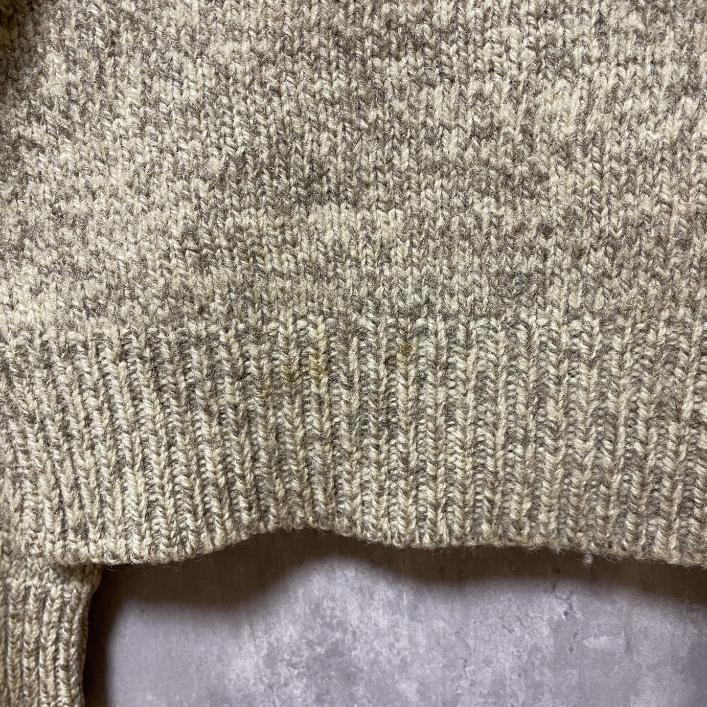 古着　used　長袖デザインニット　厚手セーター　ノルディック柄　クルーネック　レトロデザイン　ベージュ　Sサイズ