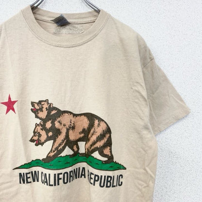 古着 used　GILDAN　ギルダン　半袖アニマルプリントTシャツ　熊　bear　カリフォルニア　ベージュ　Mサイズ